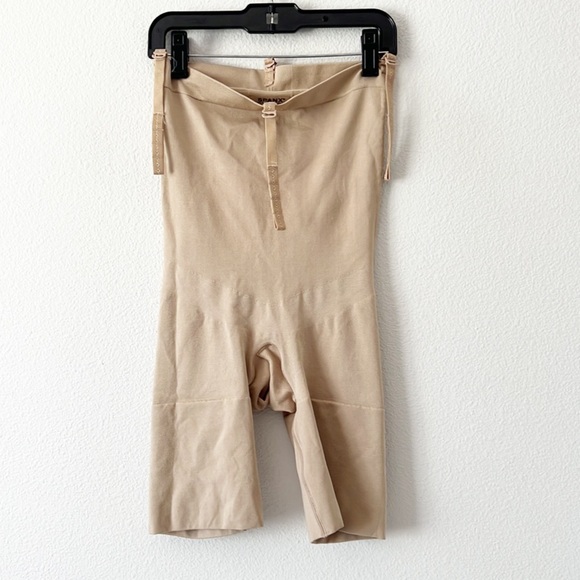 Spanx Tummy High-Waisted Mid-Thigh Short - Picture 3 of 6